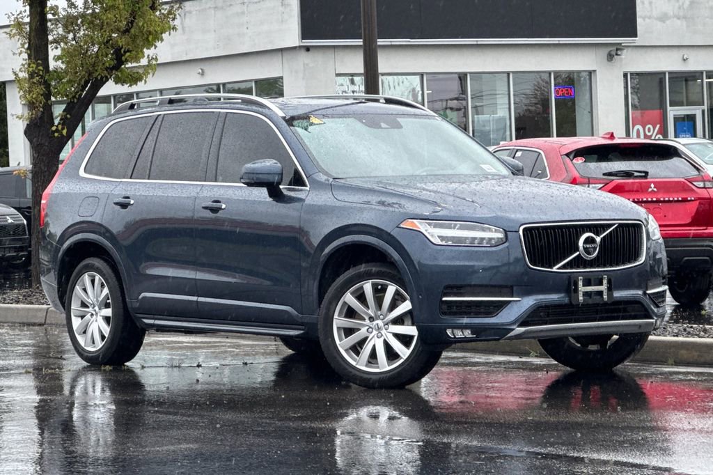 Used 2018 Volvo XC90 T5 Momentum w/ Convenience Package image 1