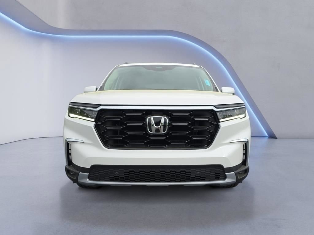 New 2025 Honda Pilot Touring image 8
