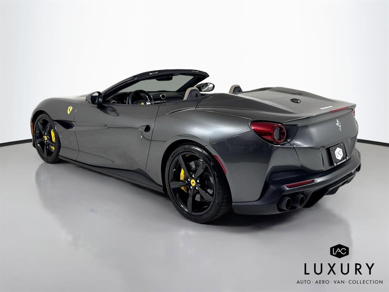 Used 2020 Ferrari Portofino image 8