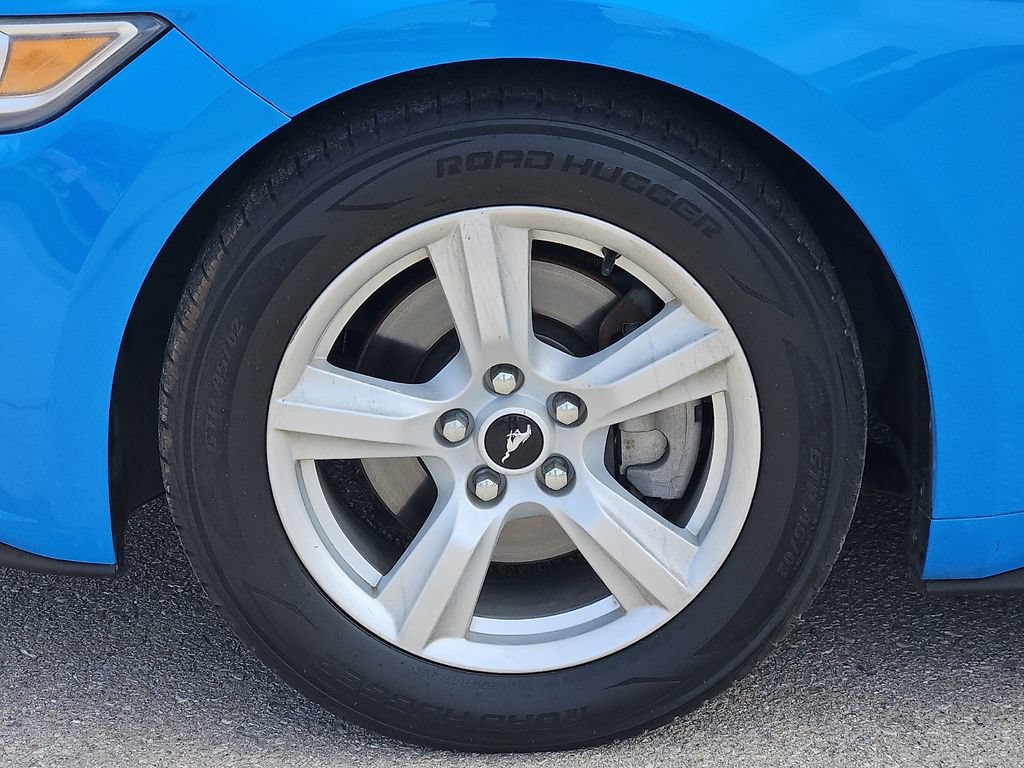 Used 2017 Ford Mustang Coupe RWD image 9