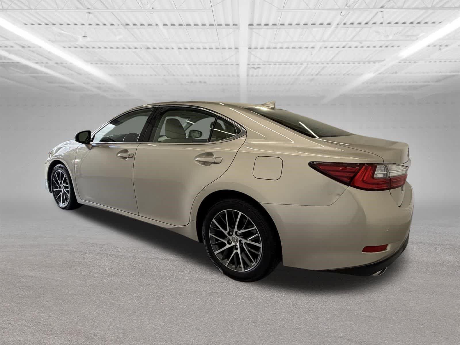 Used 2017 Lexus ES 350 w/ Navigation System Package FWD image 3