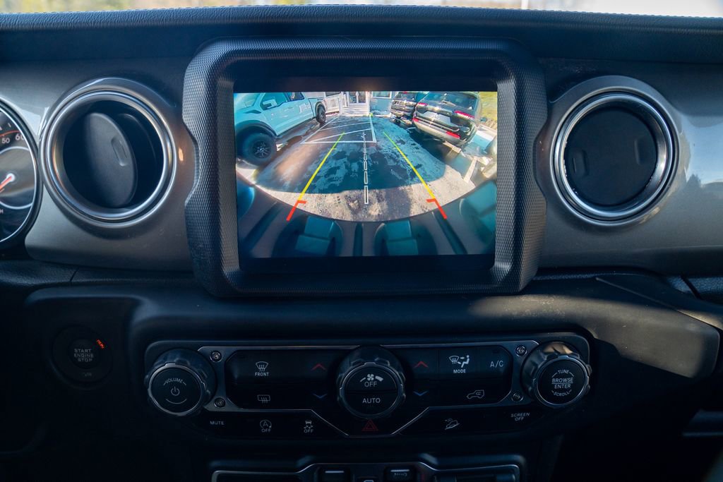 Used 2018 Jeep Wrangler Unlimited Sahara image 20