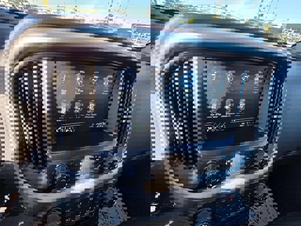 Used 2022 Chevrolet Colorado LT w/ Safety Package image 10