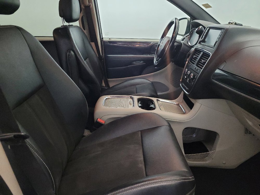 Used 2019 Dodge Grand Caravan SXT FWD image 21