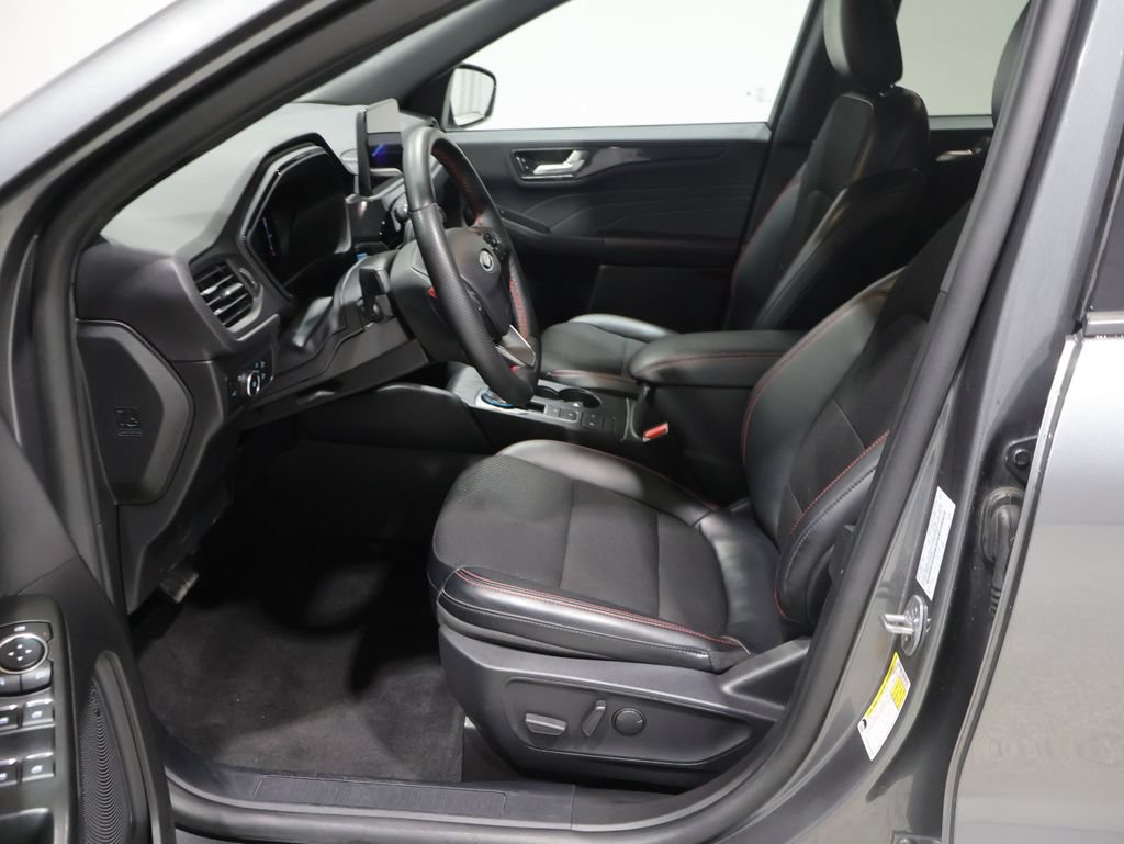 Used 2025 Ford Escape ST-Line Select AWD/4WD image 9
