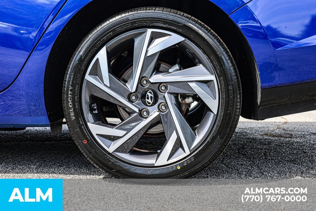 Used 2025 Hyundai Elantra Sport FWD image 17