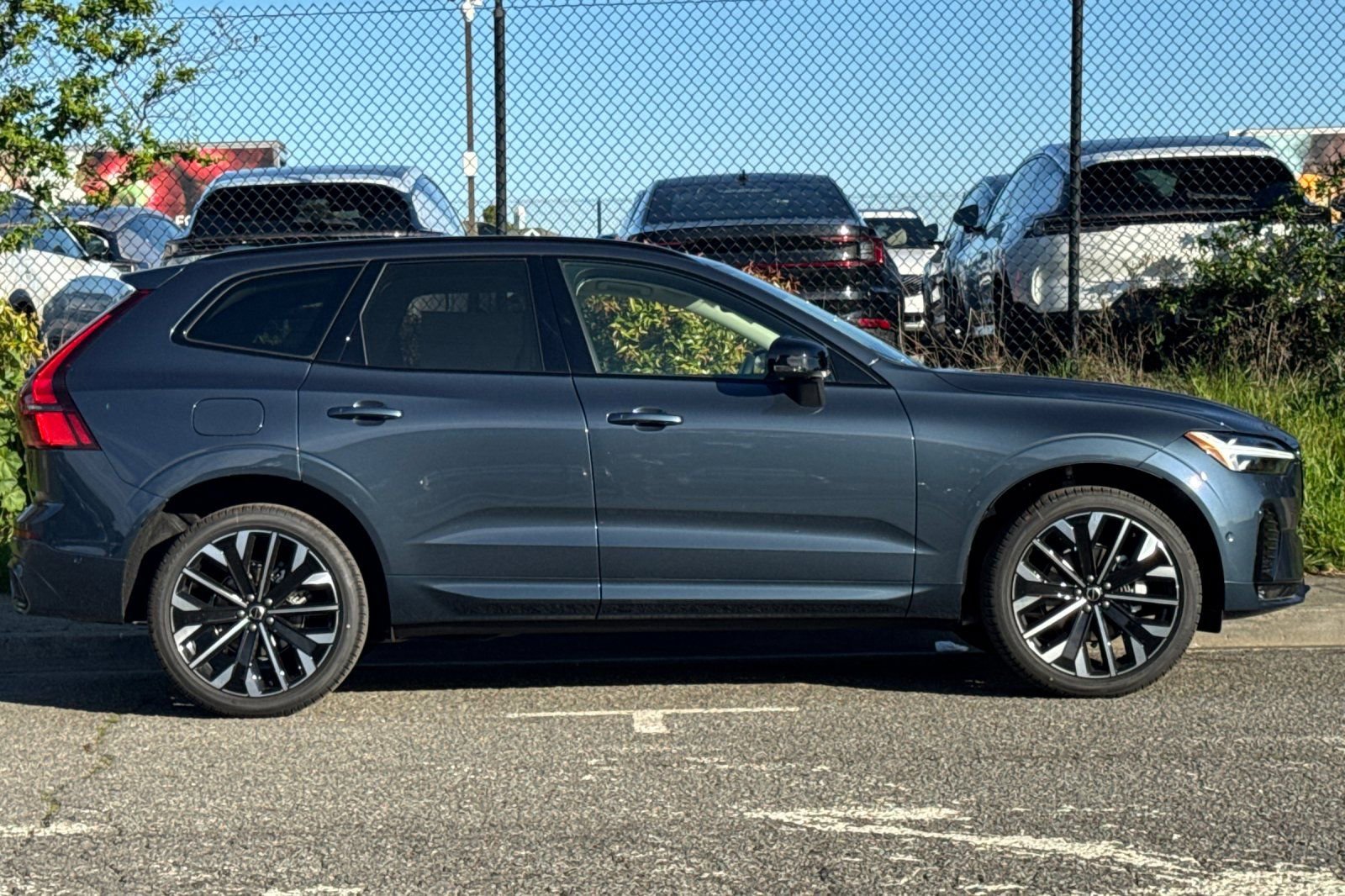 New 2026 Volvo XC60 B5 Ultra w/ Climate Package image 8