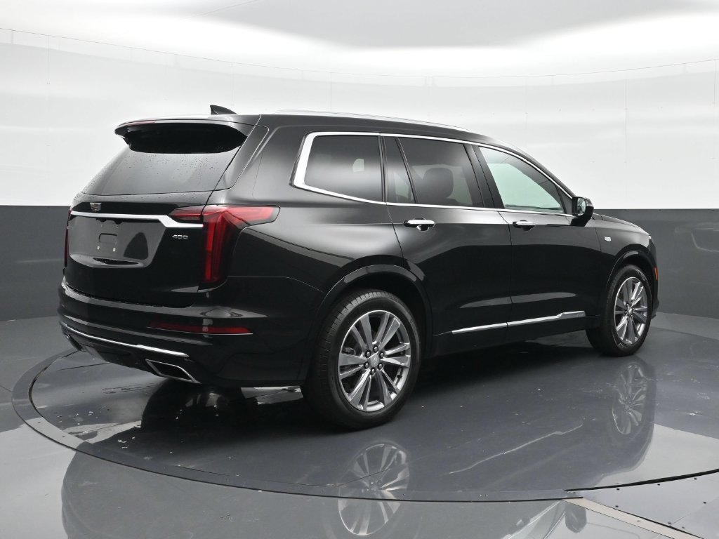 Certified 2025 Cadillac XT6 Premium Luxury FWD image 14