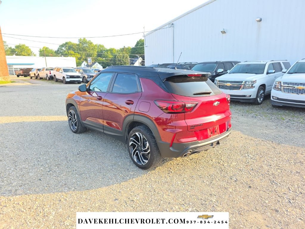 Used 2025 Chevrolet TrailBlazer RS w/ Convenience Package AWD/4WD image 3
