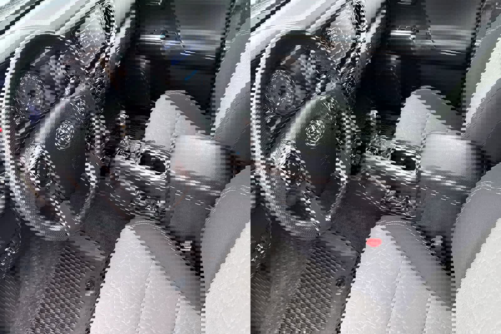 Used 2021 Toyota Tacoma TRD Off-Road image 11