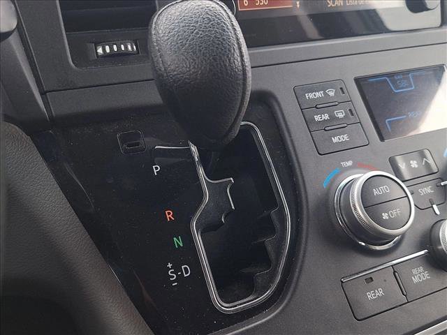 Used 2015 Toyota Sienna LE image 14