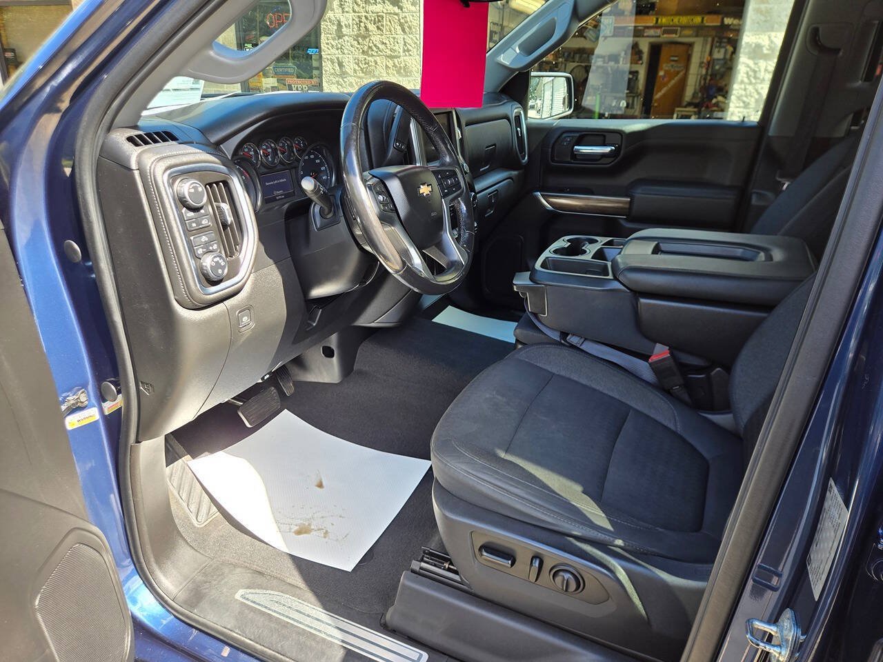 Used 2019 Chevrolet Silverado 1500 LT w/ All-Star Edition AWD/4WD image 9
