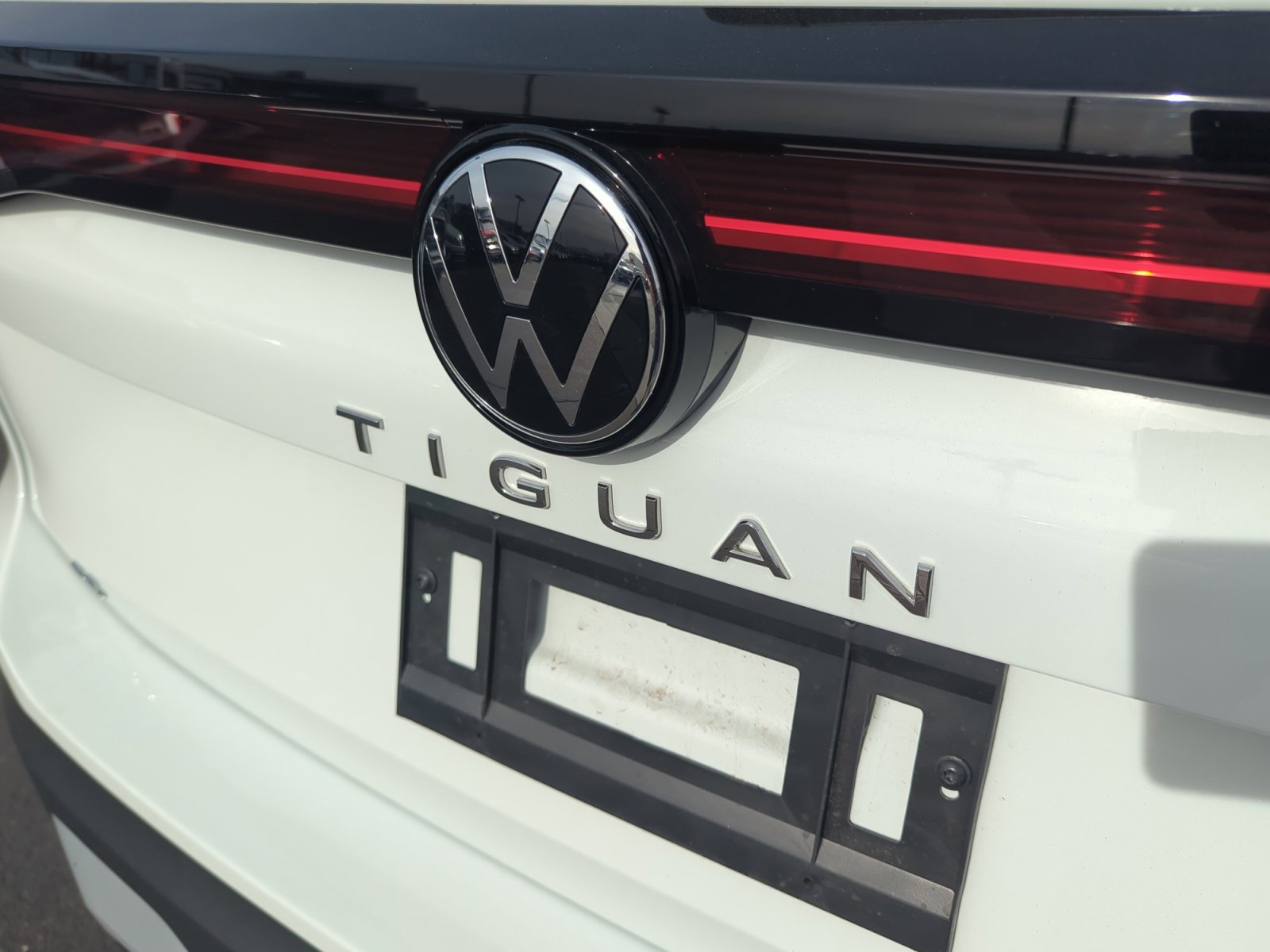 New 2025 Volkswagen Tiguan SE image 22
