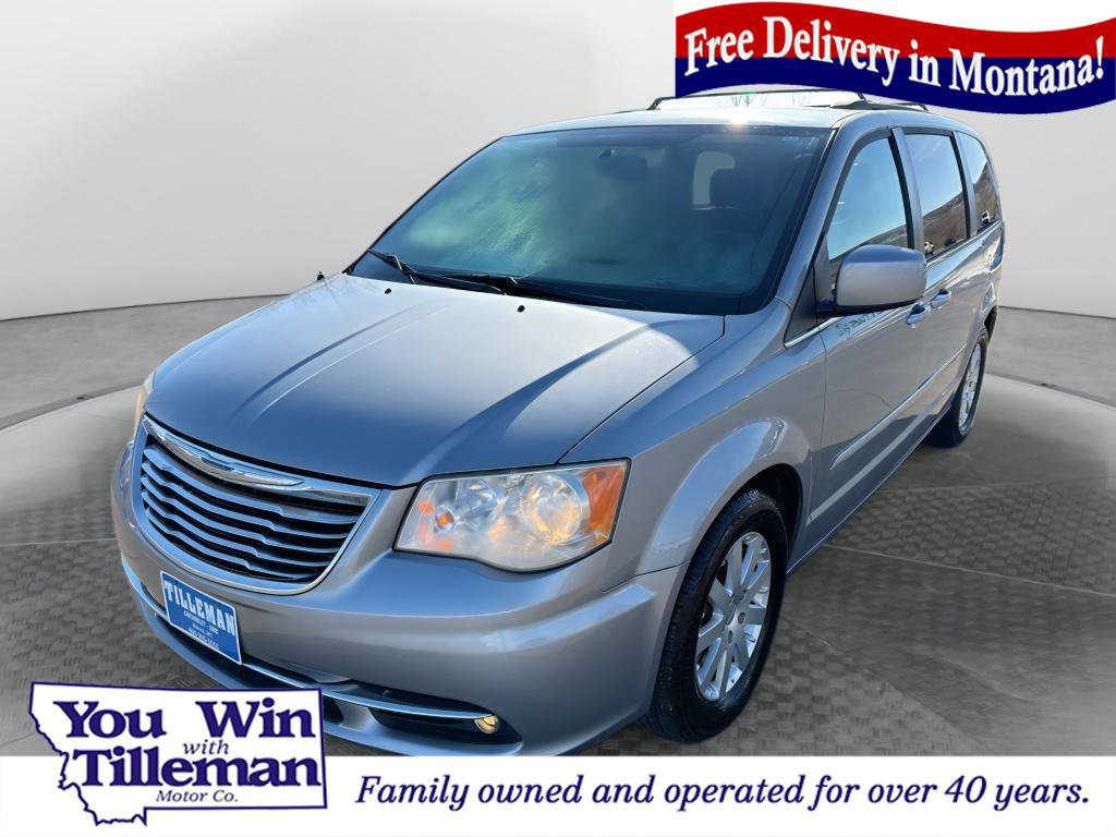 Used 2014 Chrysler Town & Country Touring image 1