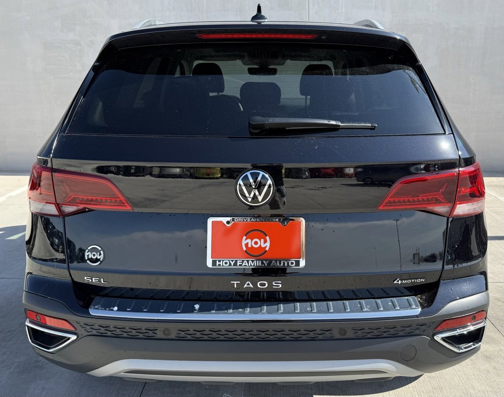 Certified 2024 Volkswagen Taos SEL image 3