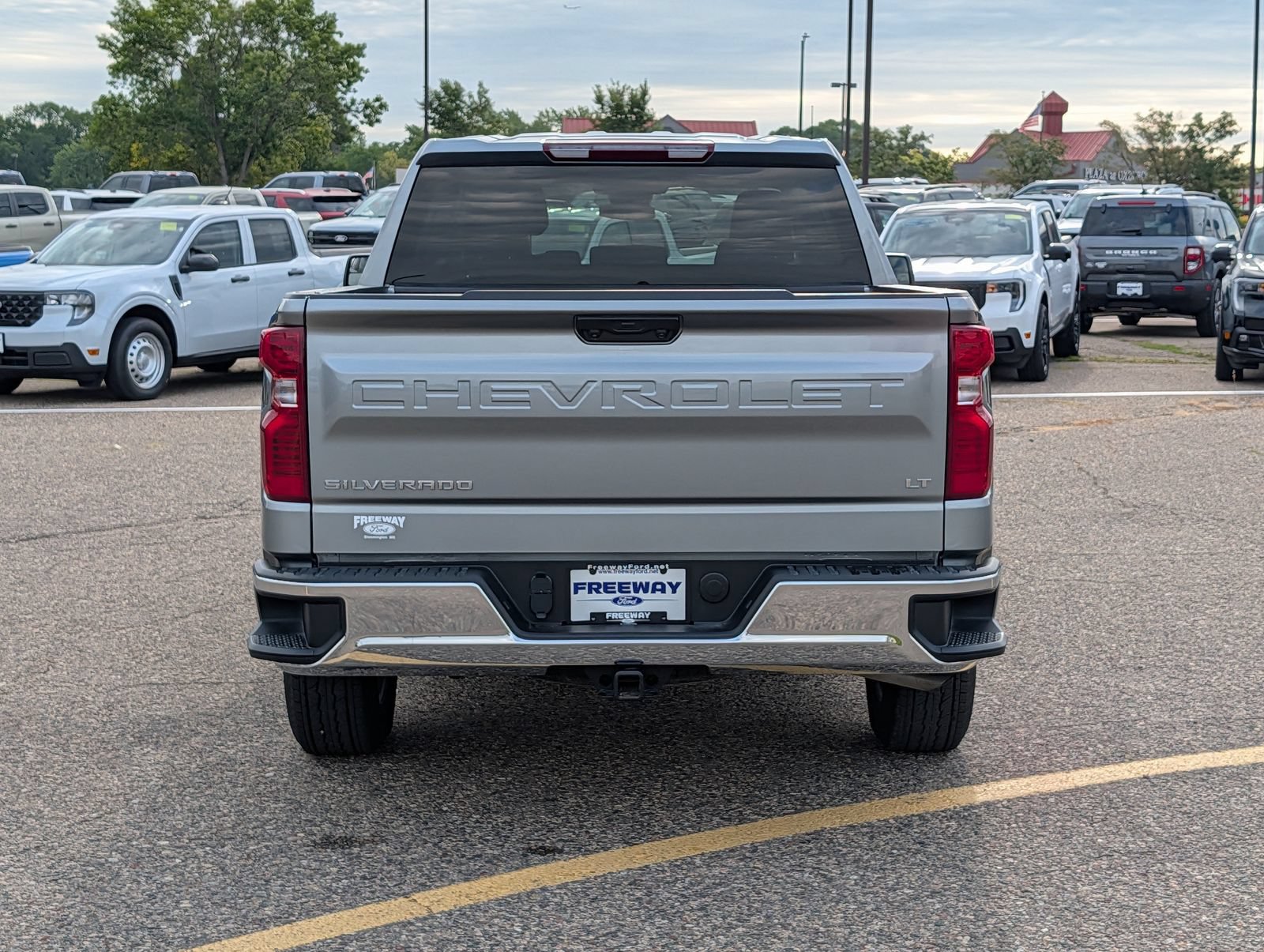Used 2026 Chevrolet Silverado 1500 LT AWD/4WD image 4
