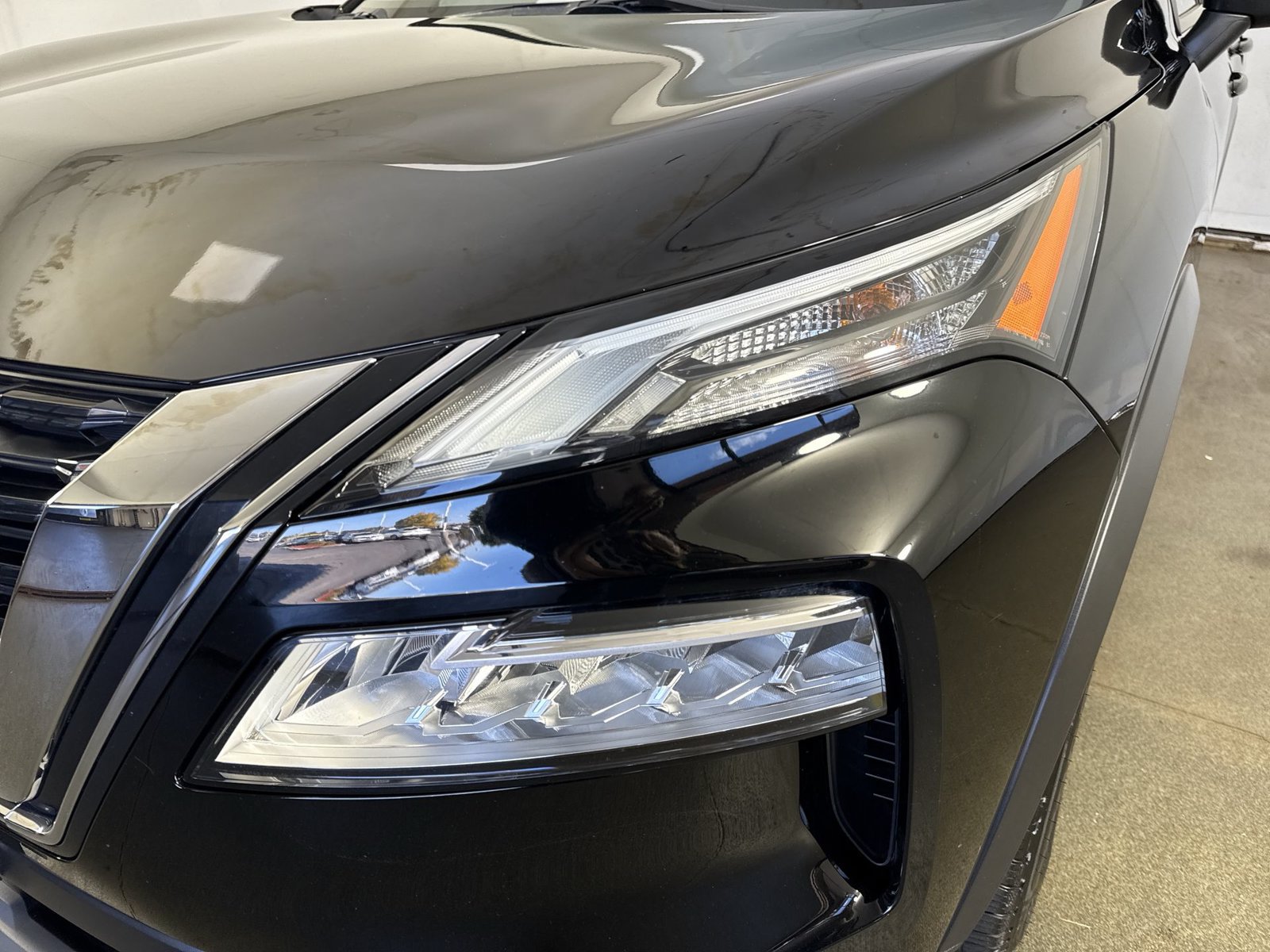 Certified 2023 Nissan Rogue SV w/ SV Premium B Package AWD/4WD image 31