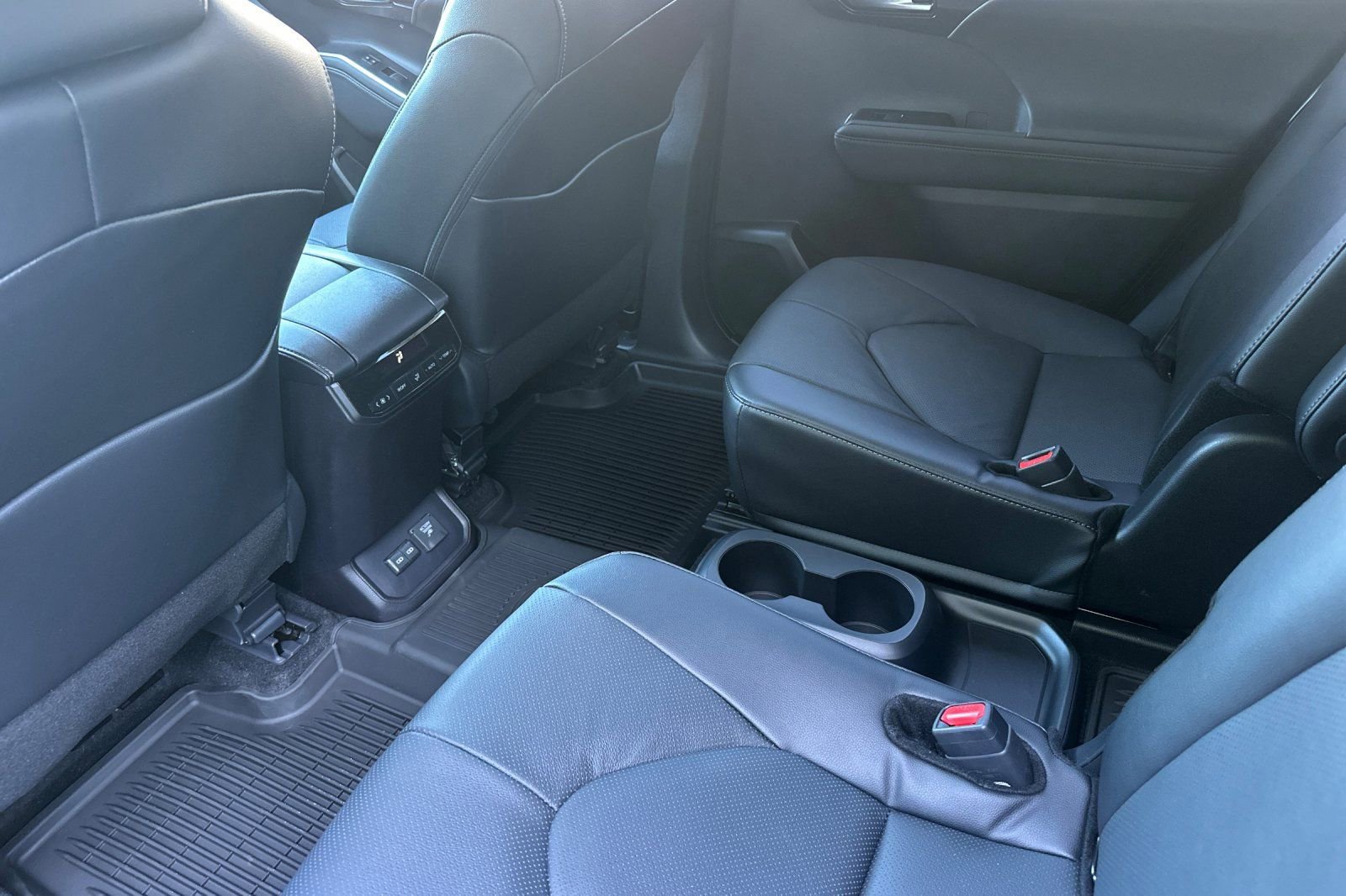 New 2026 Toyota Highlander Limited AWD/4WD image 13
