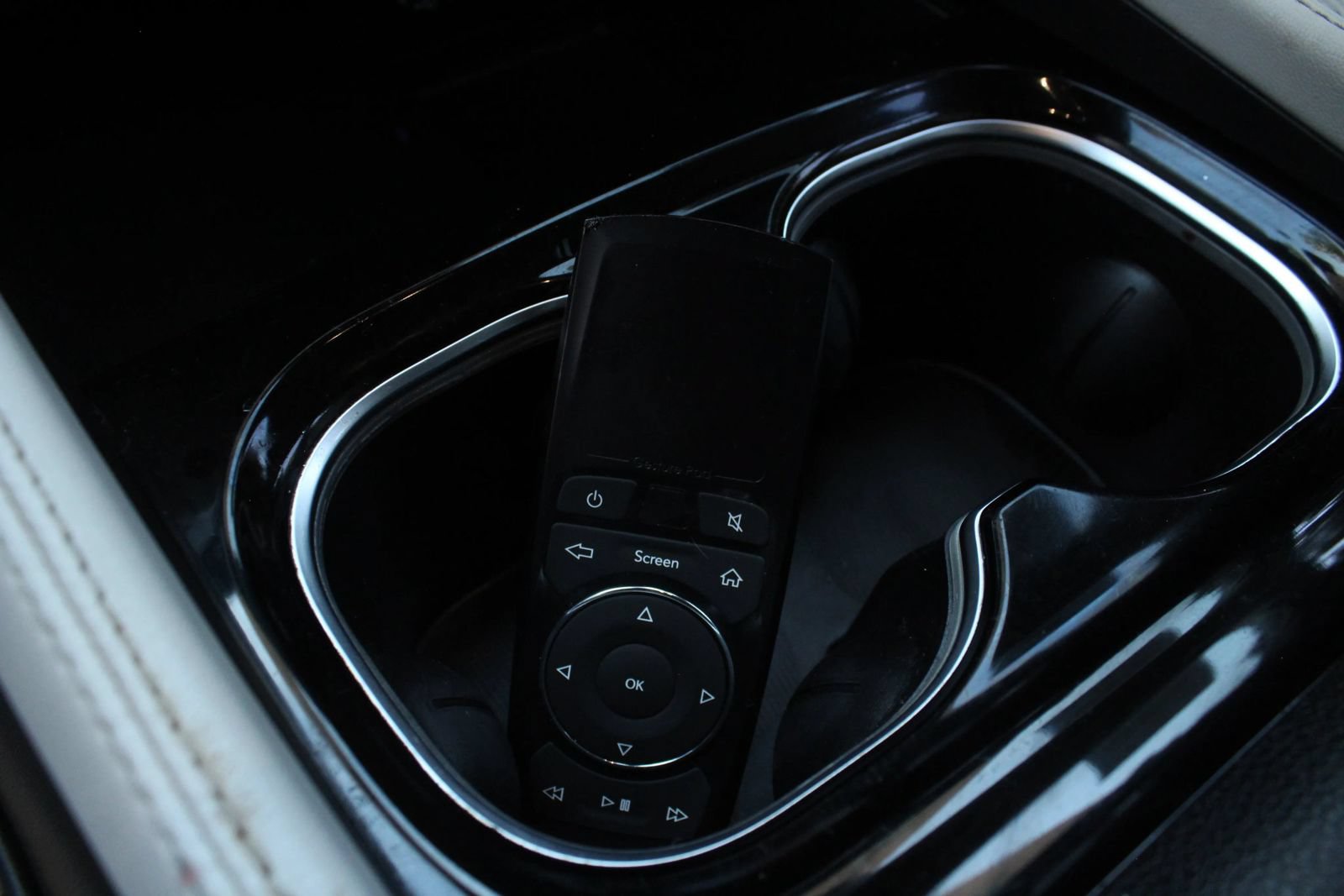 Used 2021 Chrysler Pacifica Limited w/ Uconnect Theater Family Group FWD image 33