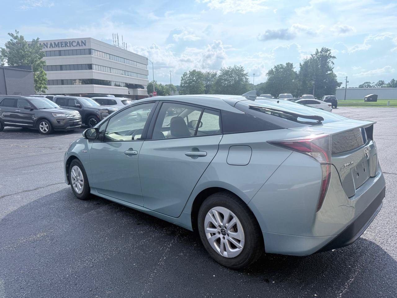 Used 2016 Toyota Prius Two FWD image 3