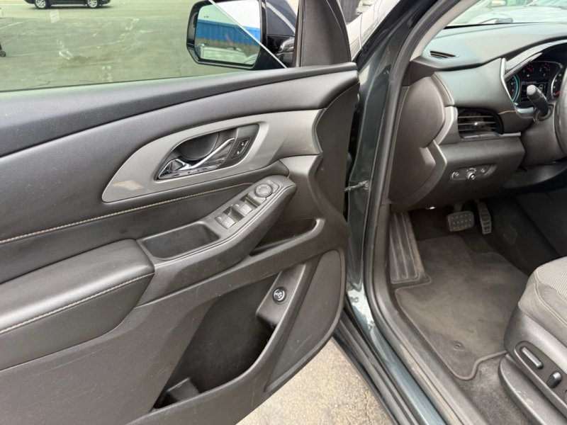 Used 2018 Chevrolet Traverse LT AWD/4WD image 18