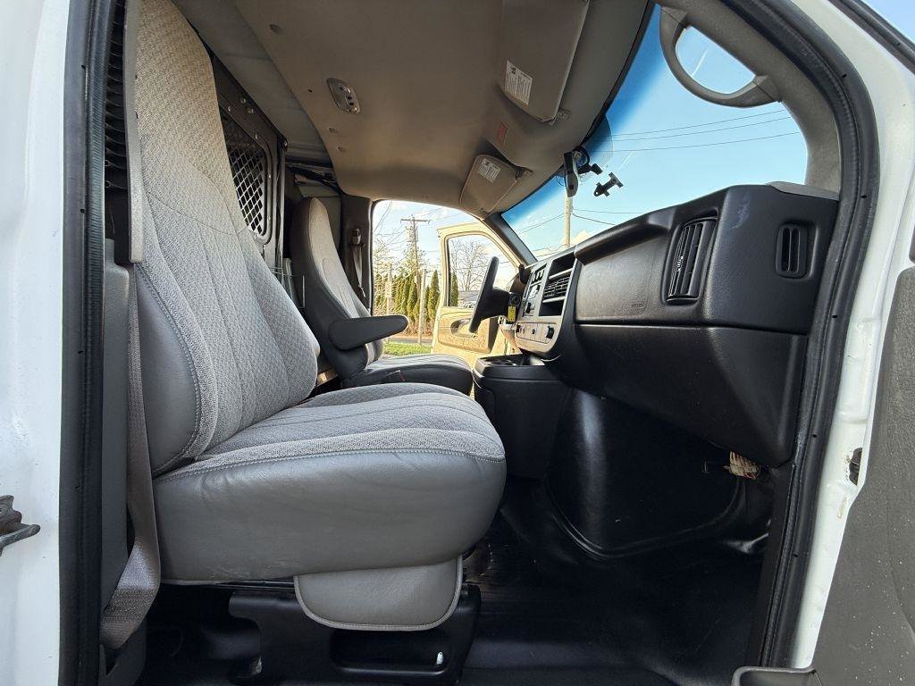 Used 2014 GMC Savana 1500 AWD image 18