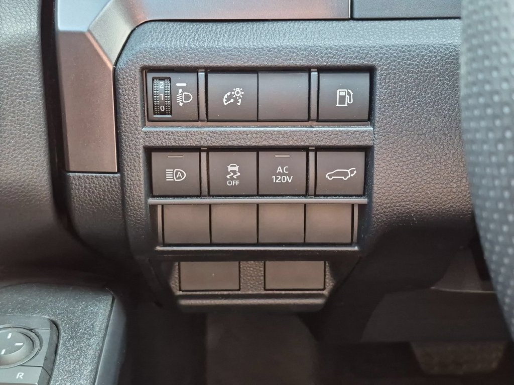 Used 2025 Toyota 4Runner TRD Off-Road Premium AWD/4WD image 18