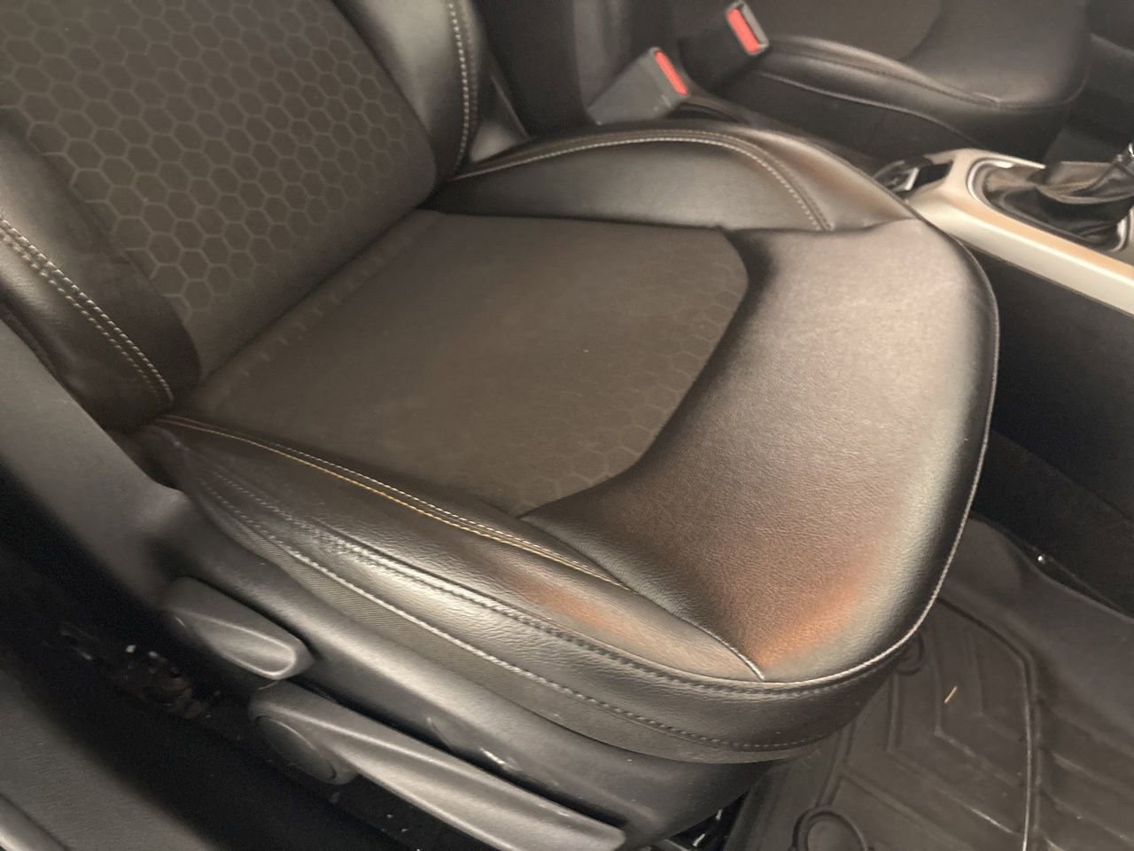 Used 2020 Jeep Compass Latitude image 27