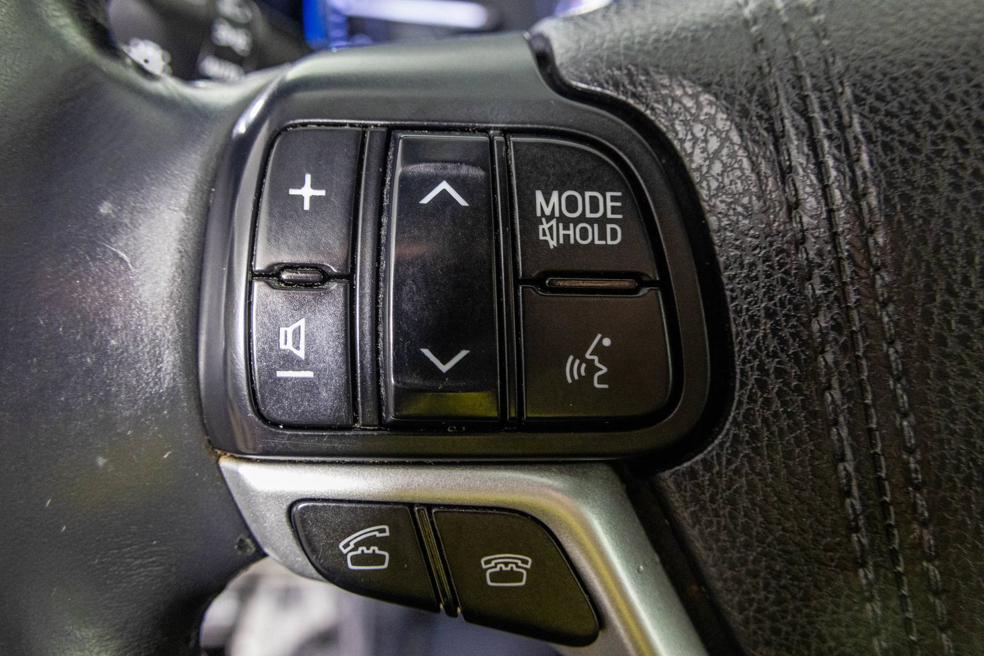Used 2016 Toyota Highlander XLE AWD/4WD image 32