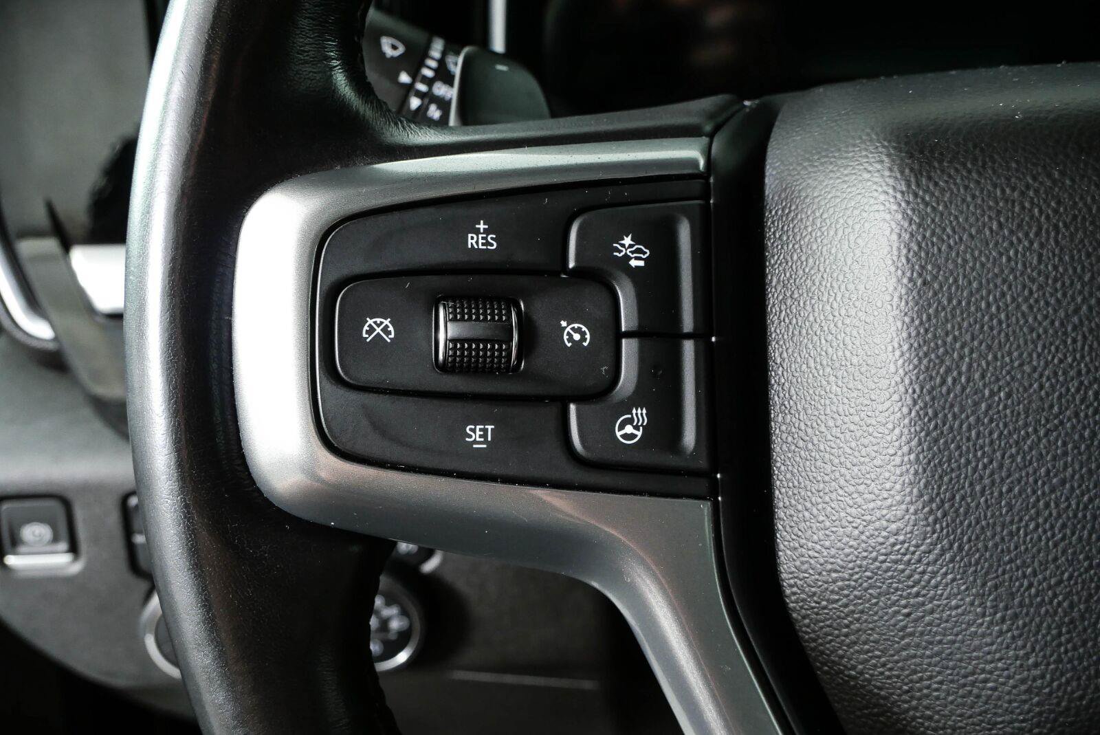 Used 2022 Chevrolet Silverado 1500 LTZ w/ LTZ Convenience Package II AWD/4WD image 11