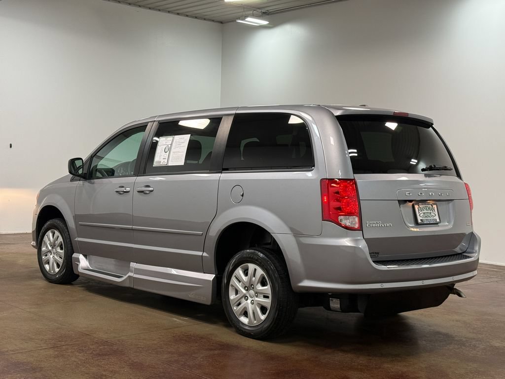 Used 2016 Dodge Grand Caravan SE w/ Quick Order Package 29E SE FWD image 32