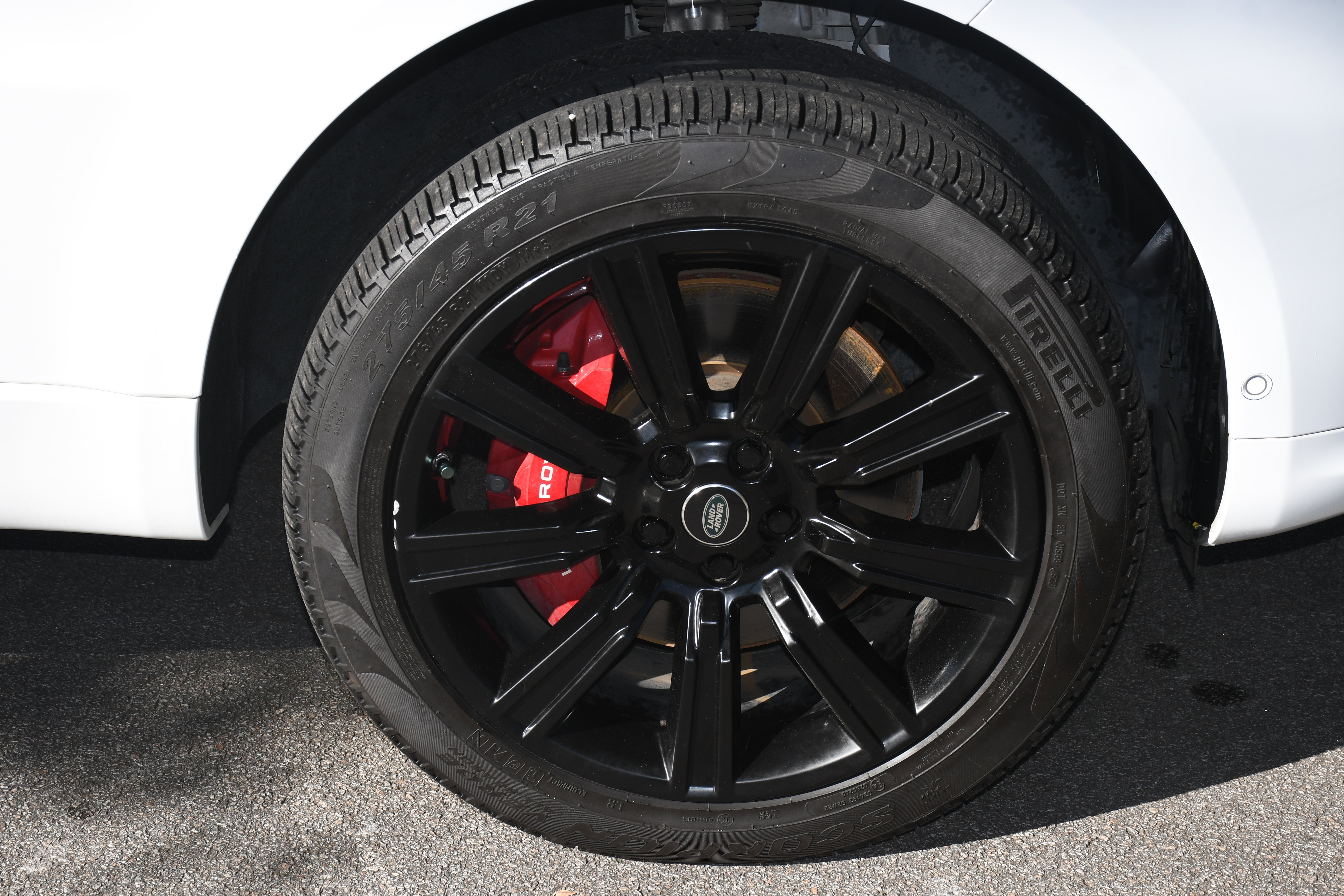 Used 2018 Land Rover Range Rover Sport Supercharged image 24