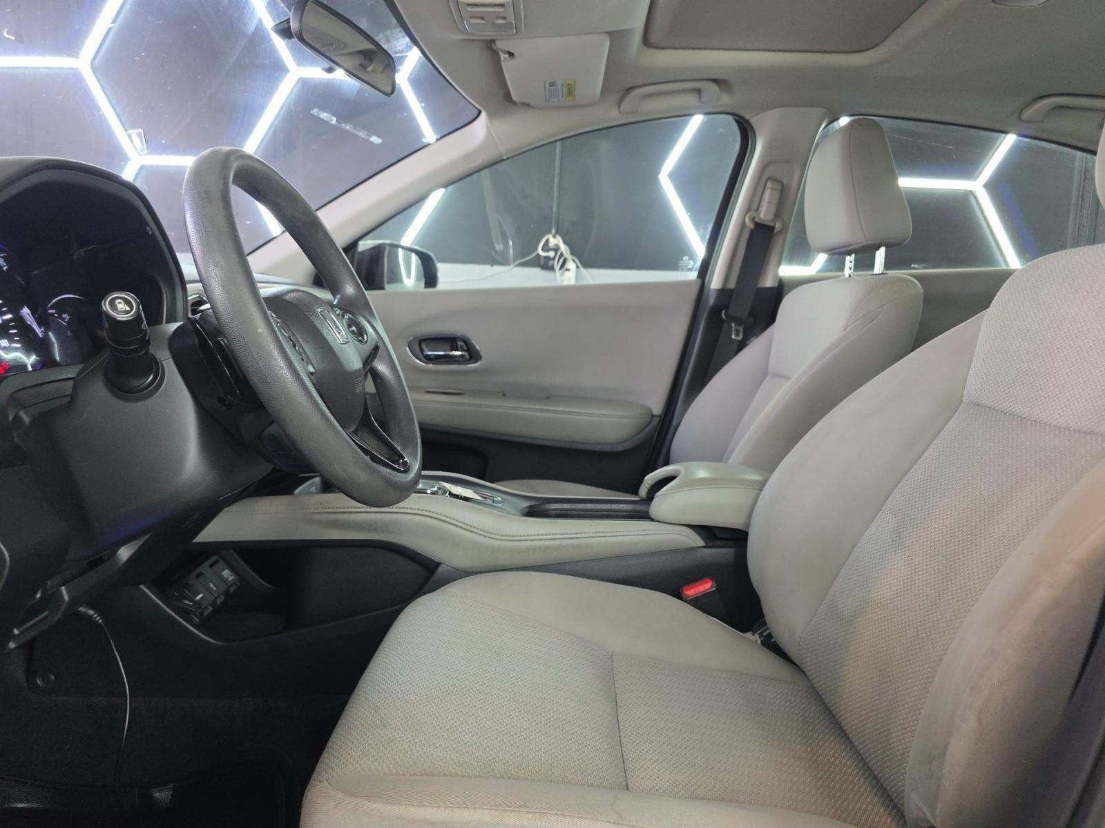 Used 2017 Honda HR-V EX image 6