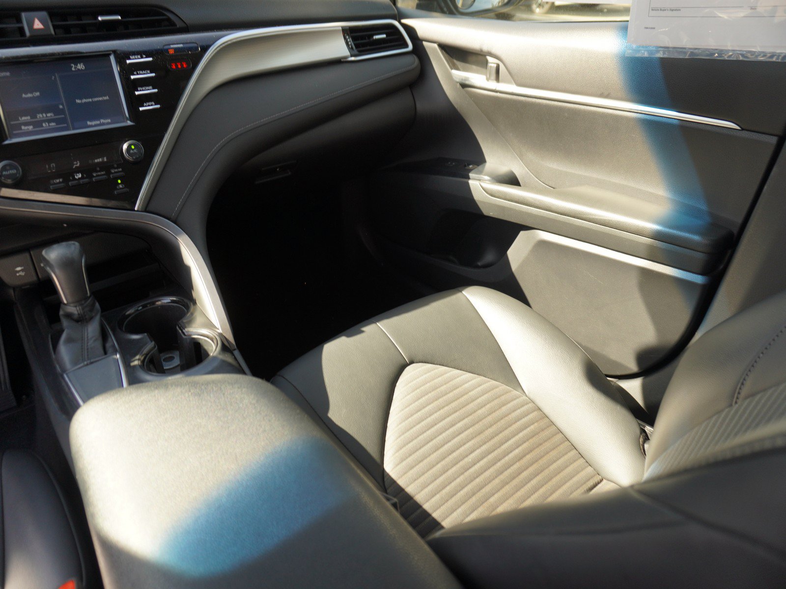 Used 2018 Toyota Camry SE FWD image 15
