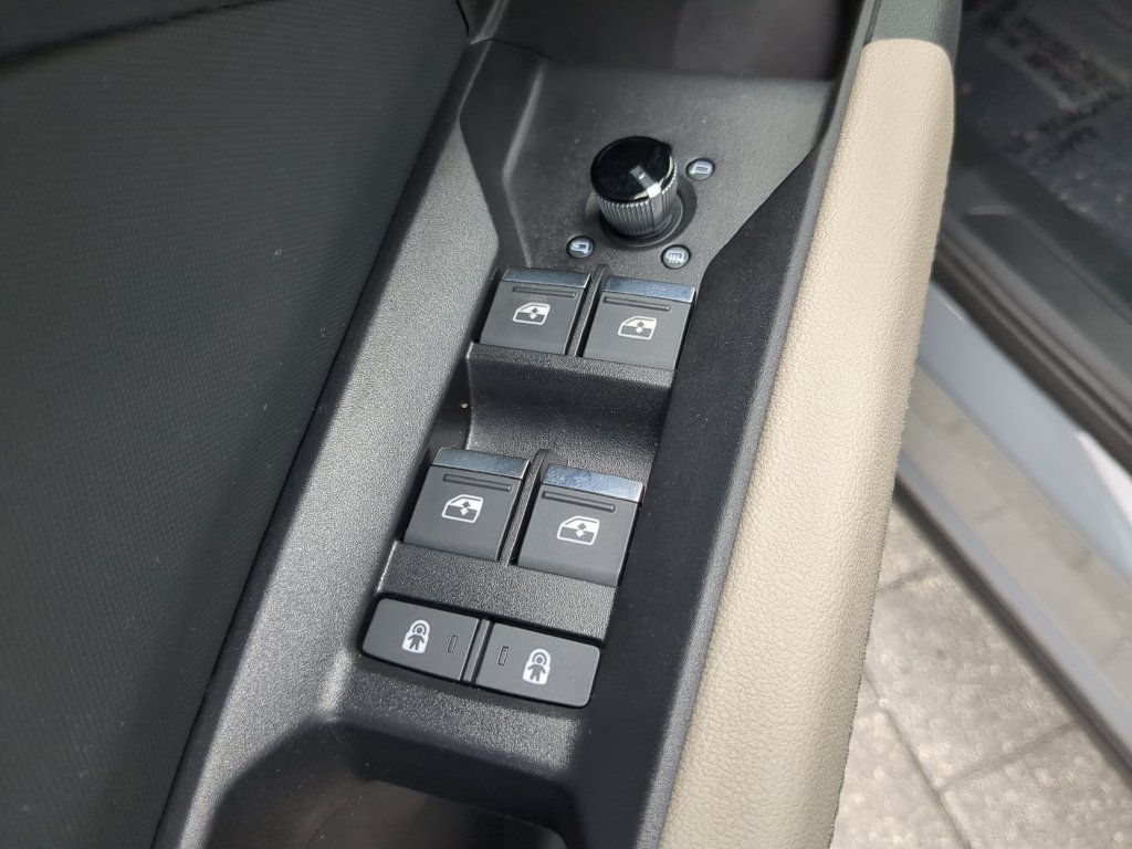 Used 2024 Audi Q4 e-tron Premium Plus AWD/4WD image 17