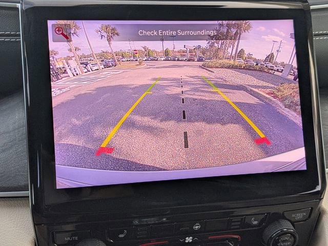 Used 2025 Jeep Grand Cherokee Limited image 27