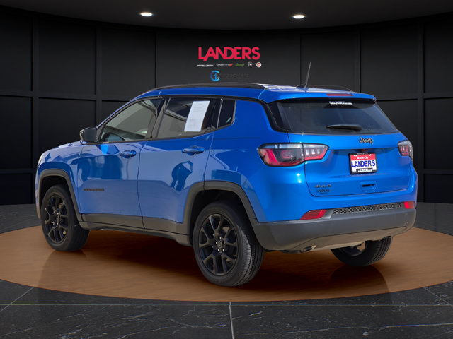 Used 2026 Jeep Compass Latitude AWD/4WD image 2