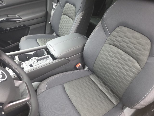 New 2026 Nissan Pathfinder SV w/ SV Premium Package FWD image 19