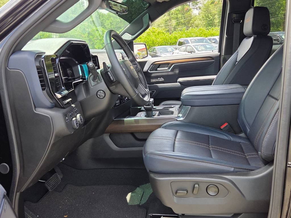 New 2026 GMC Canyon Elevation w/ Convenience Package RWD image 3