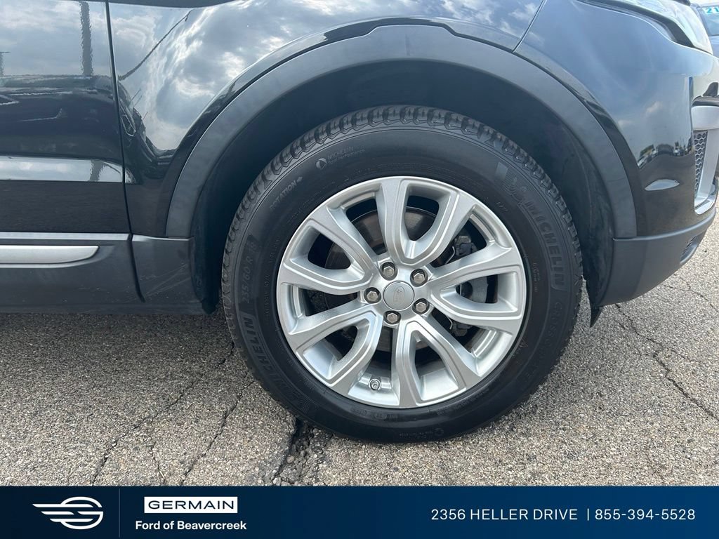 Used 2017 Land Rover Range Rover Evoque SE AWD/4WD image 11