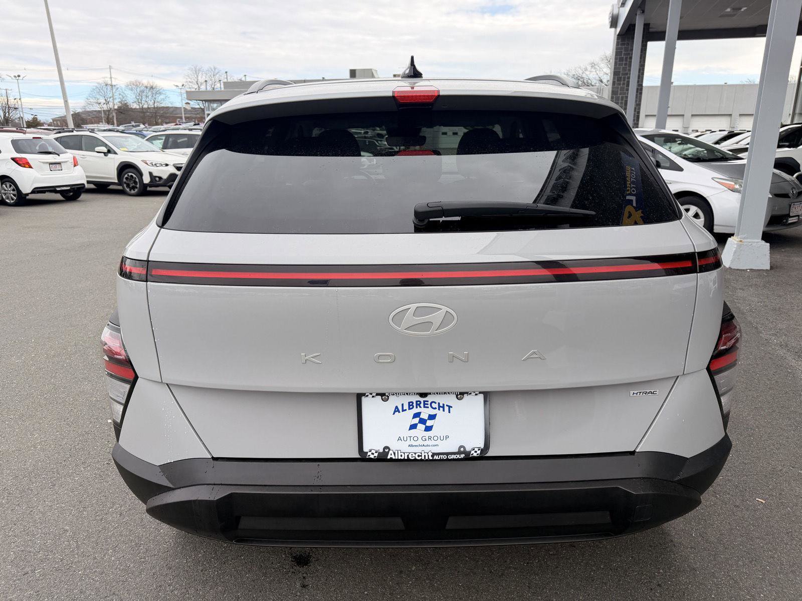 Used 2025 Hyundai Kona SEL image 4