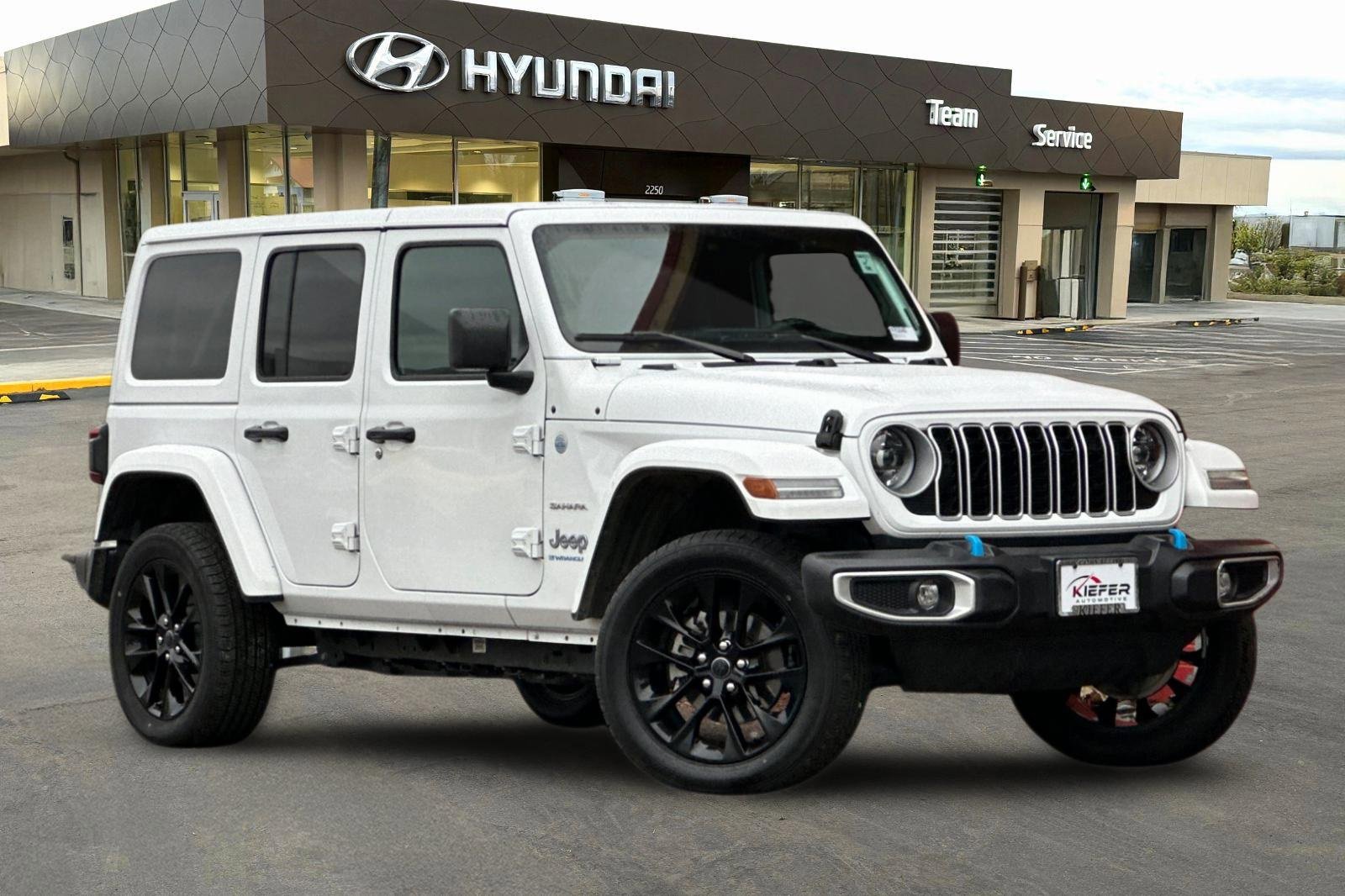 Used 2024 Jeep Wrangler Unlimited Sahara video 2