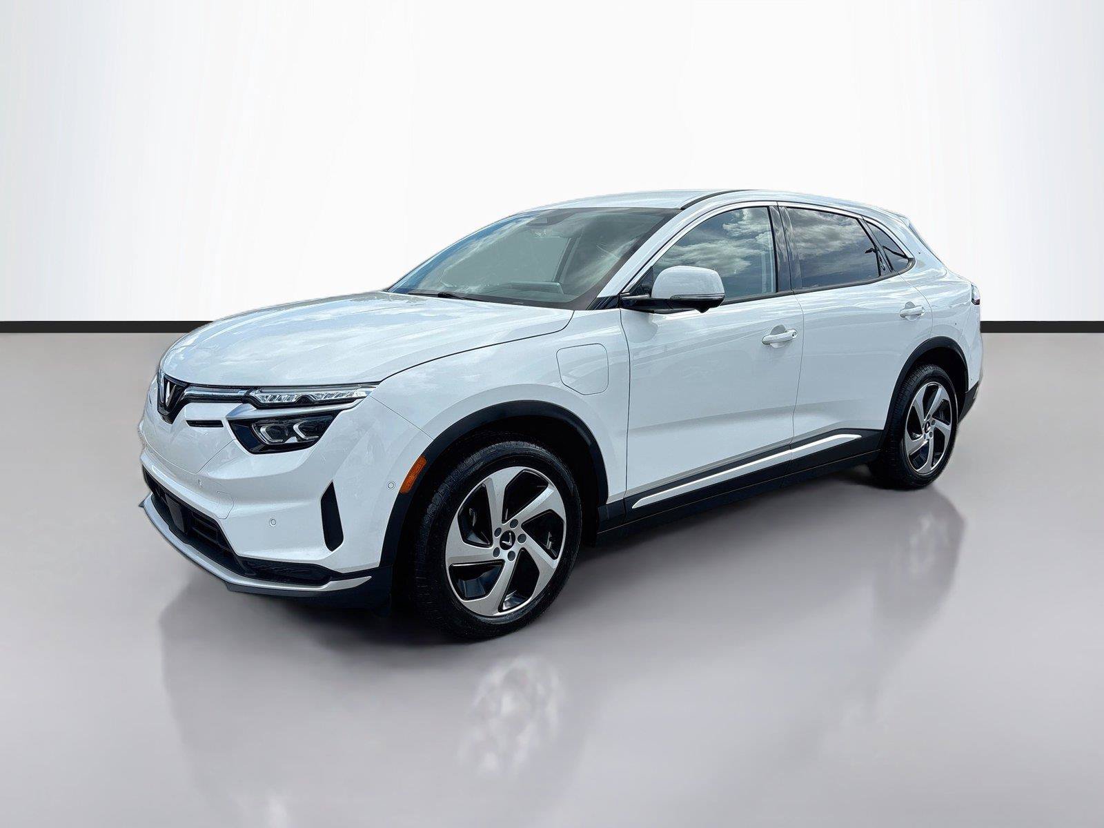 New 2027 VinFast VF 8 Eco AWD/4WD image 3