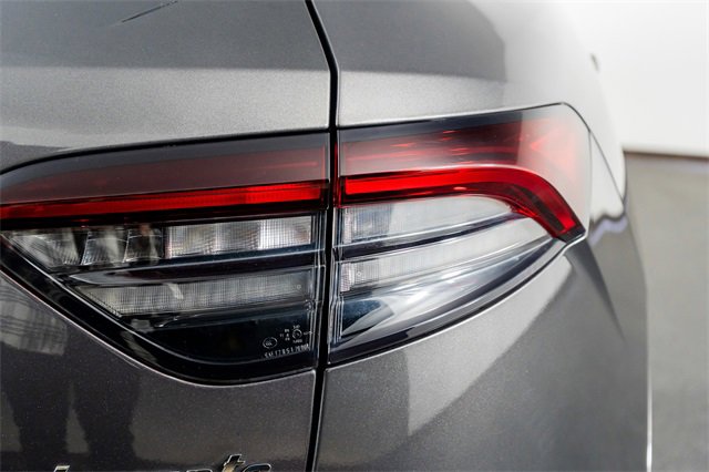 Used 2022 Maserati Levante Modena image 13