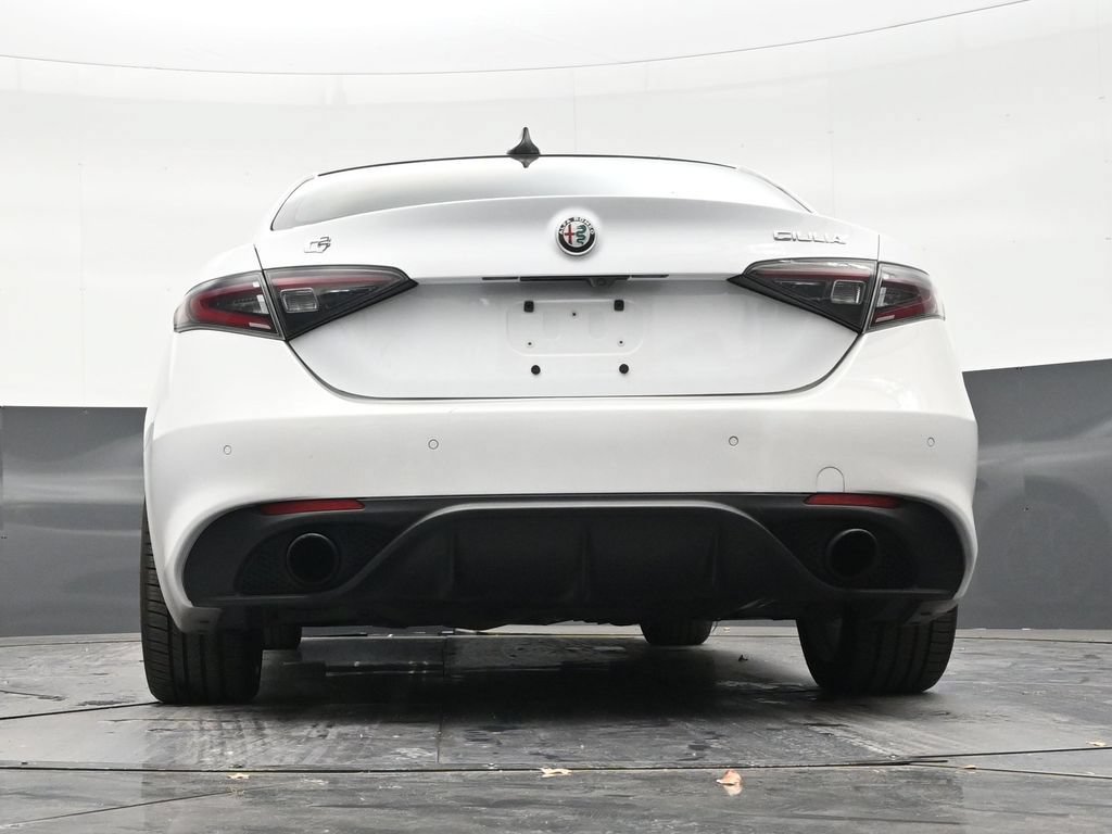 Used 2024 Alfa Romeo Giulia Veloce RWD image 23