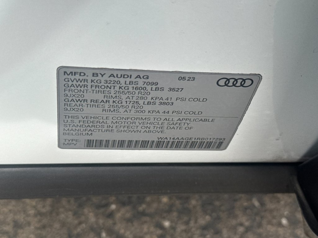 Used 2024 Audi Q8 e-tron Premium Plus AWD/4WD image 39