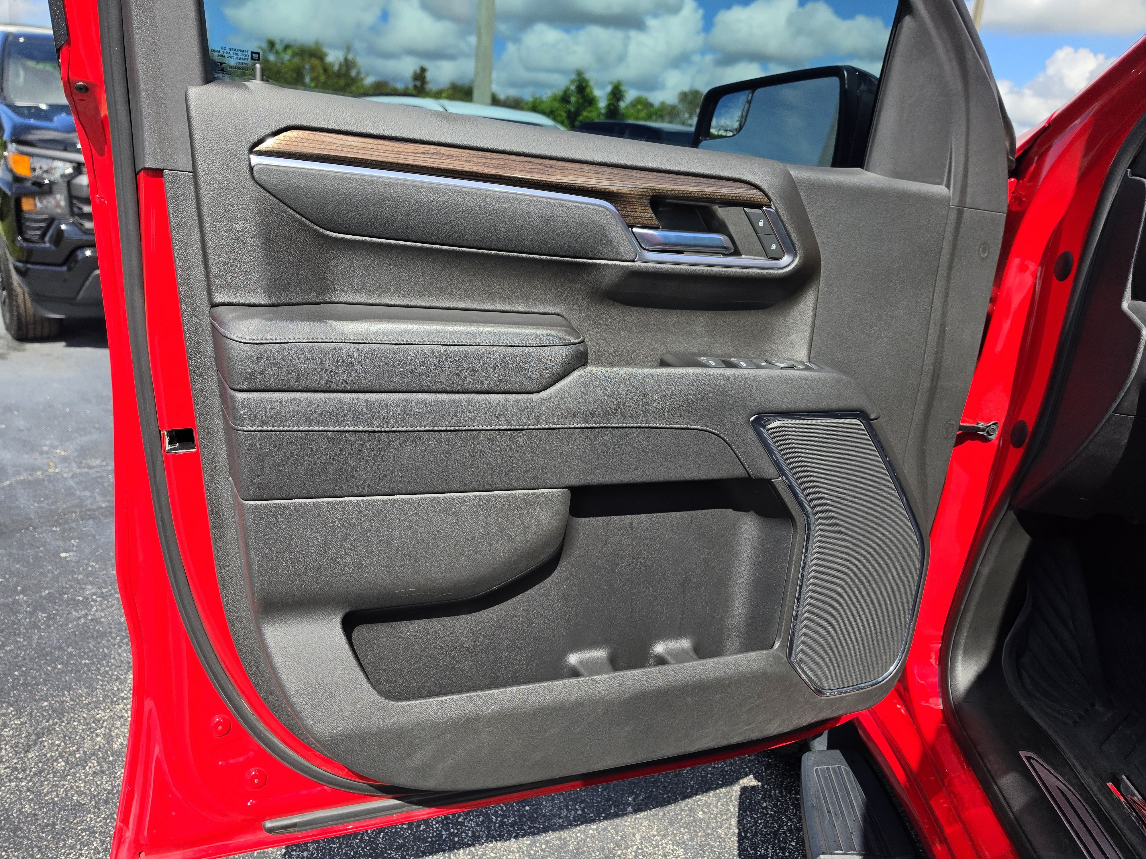 Used 2023 Chevrolet Silverado 1500 LT Trail Boss w/ Protection Package AWD/4WD image 17