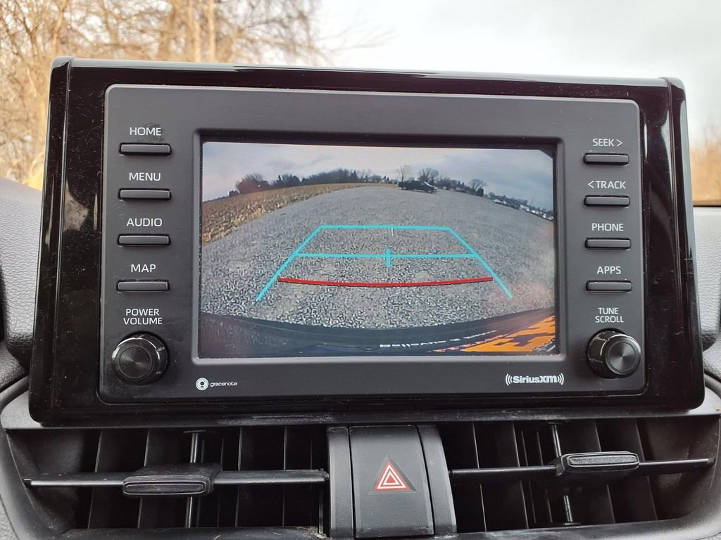 Used 2020 Toyota RAV4 XLE AWD/4WD image 11