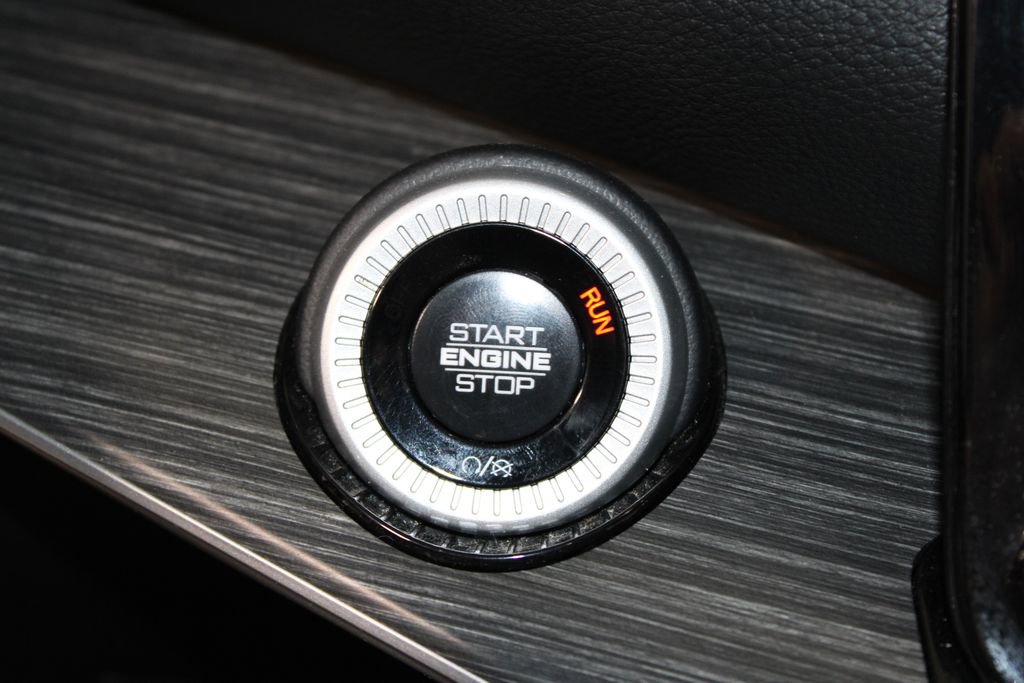 Used 2024 Jeep Wagoneer Series III AWD/4WD image 48