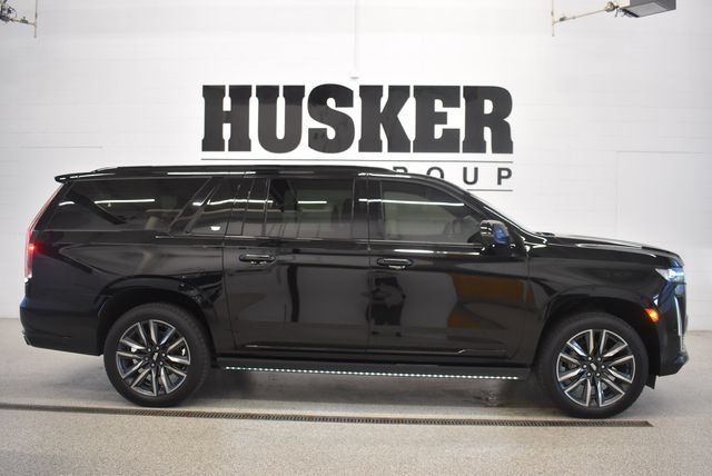 Used 2023 Cadillac Escalade ESV Sport Platinum AWD/4WD image 2